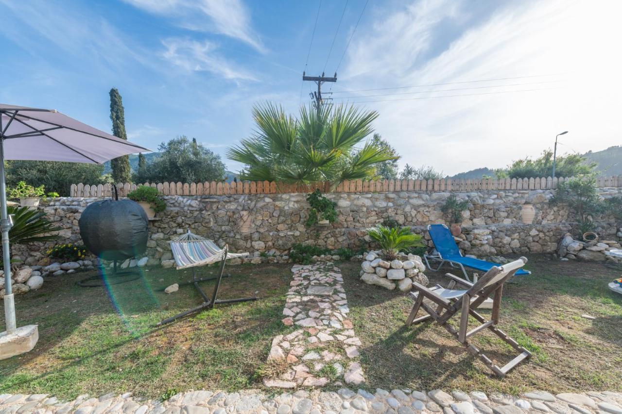 Stelios Stone House Sinarades Villa Kouramádes Exteriör bild