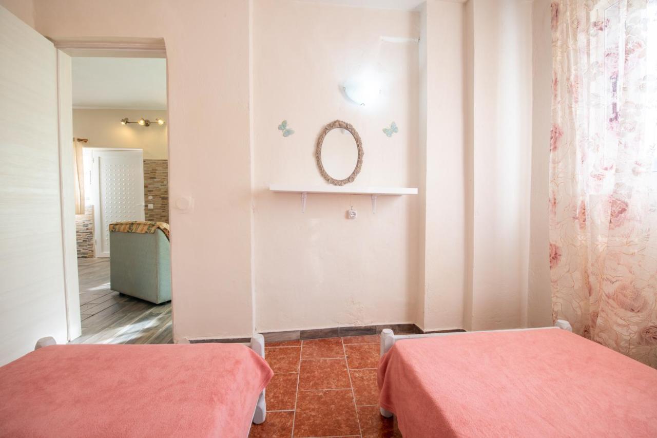 Stelios Stone House Sinarades Villa Kouramádes Exteriör bild