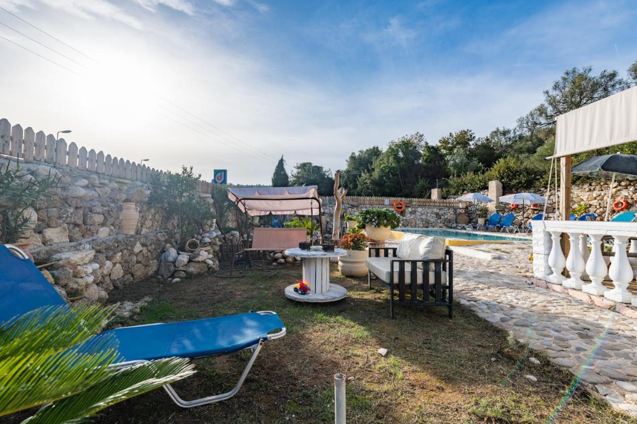 Stelios Stone House Sinarades Villa Kouramádes Exteriör bild