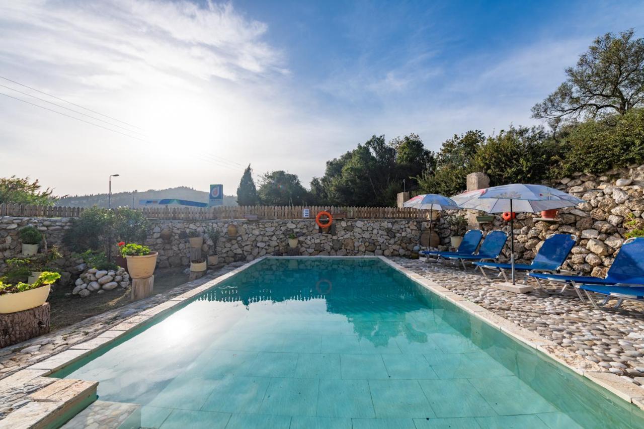 Stelios Stone House Sinarades Villa Kouramádes Exteriör bild
